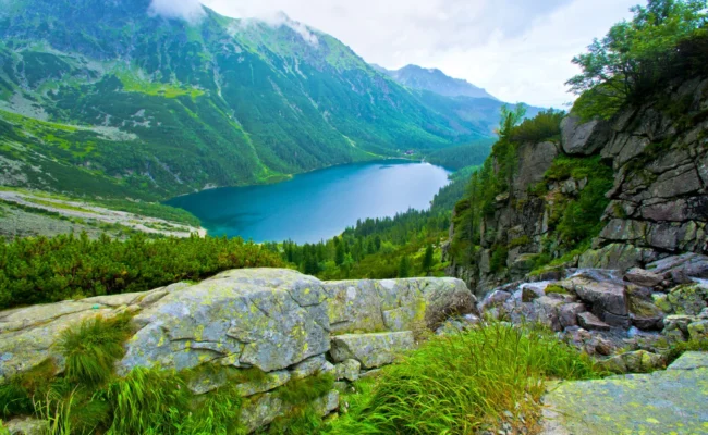 Himalyan-traveling-
