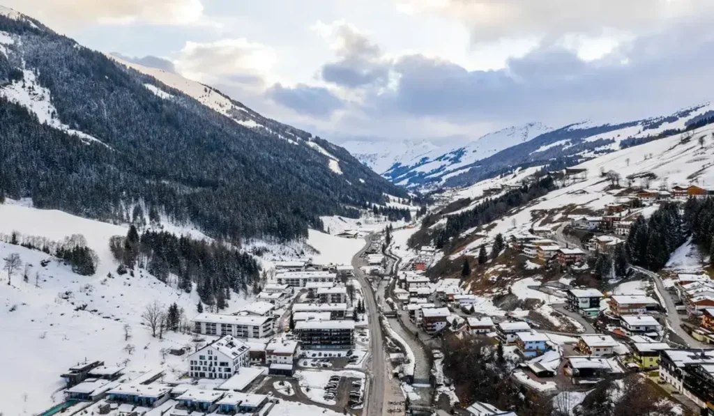 How Professional Travel Agents in Manali Simplify Your Travel Experience